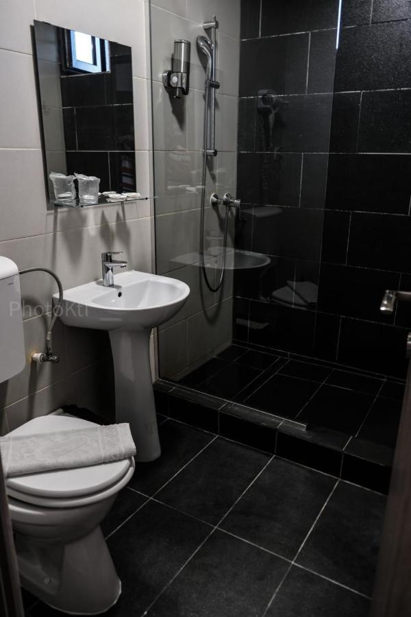 Galaţi Hotel Bordeaux מראה חיצוני תמונה
