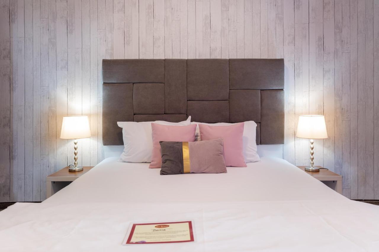 Galaţi Hotel Bordeaux מראה חיצוני תמונה
