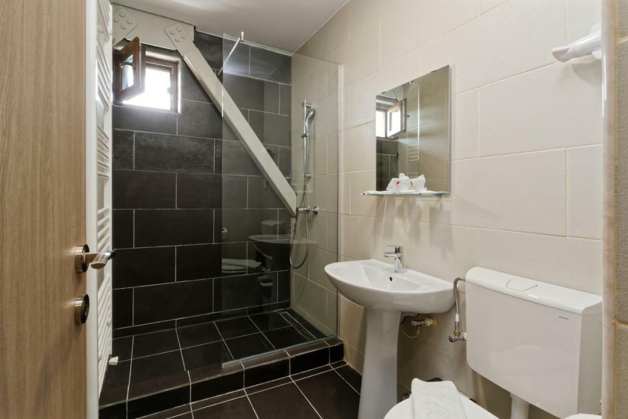 Galaţi Hotel Bordeaux מראה חיצוני תמונה
