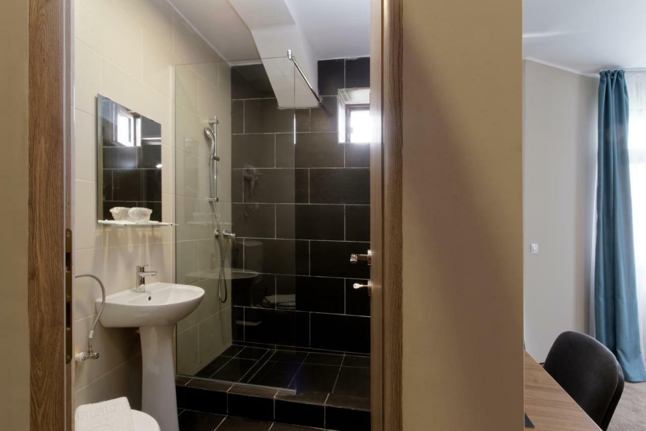 Galaţi Hotel Bordeaux מראה חיצוני תמונה