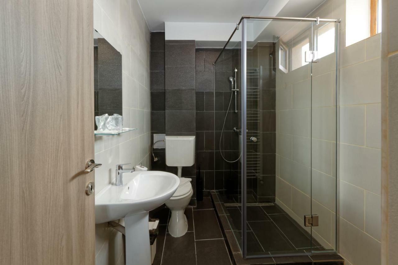 Galaţi Hotel Bordeaux מראה חיצוני תמונה
